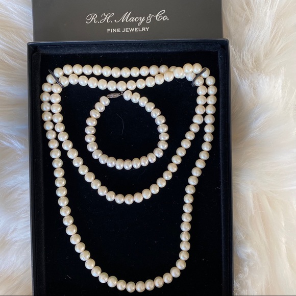 Macy's Jewelry R H Macys Co Pearl Necklace And A Bracelet Poshmark